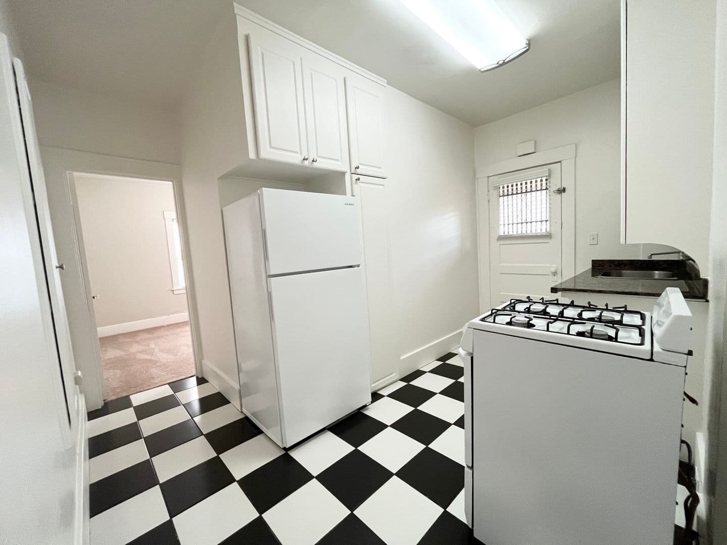 Sacramento Apartment: 827 24th Street