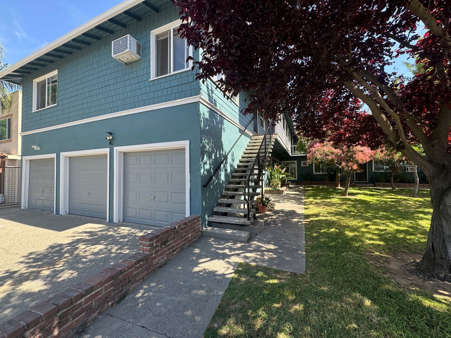 Sacramento Apartment: 328 51st Street