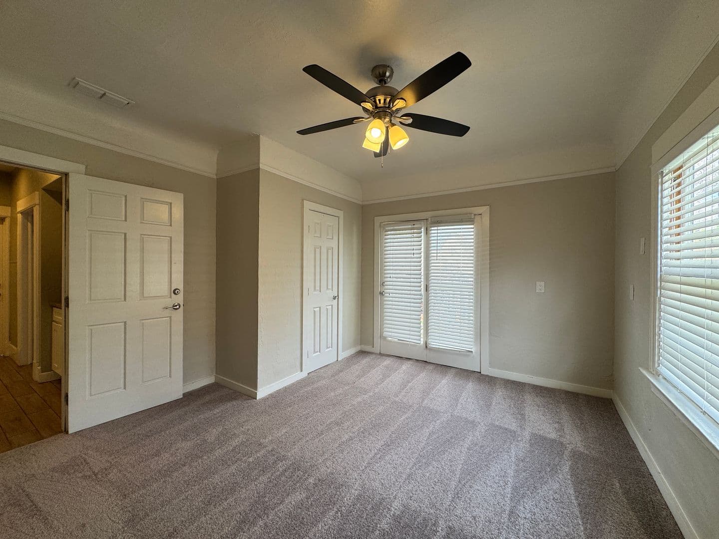 Sacramento Apartment: 711 18th Street