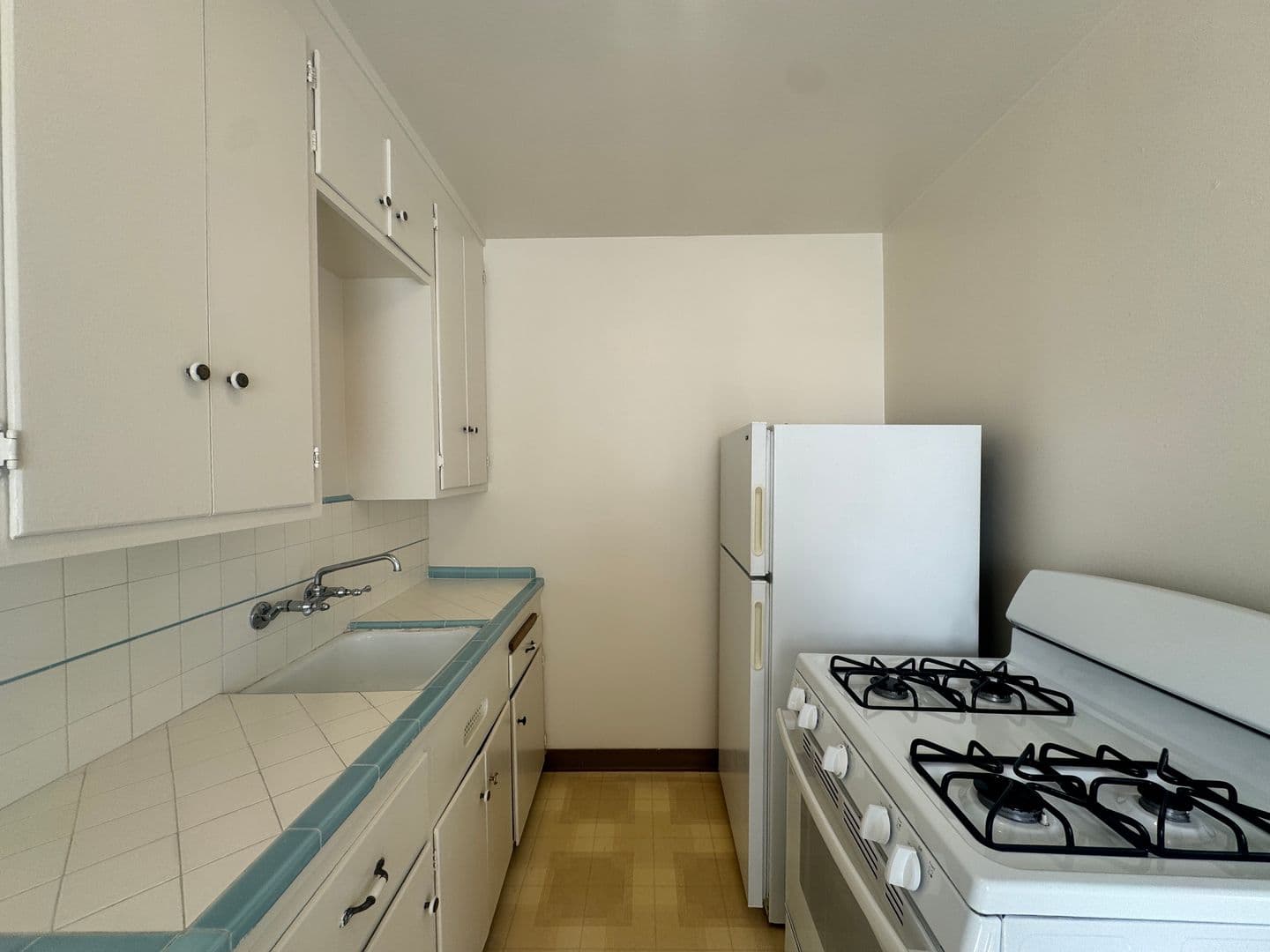 Sacramento Apartment: 2230 10th Avenue