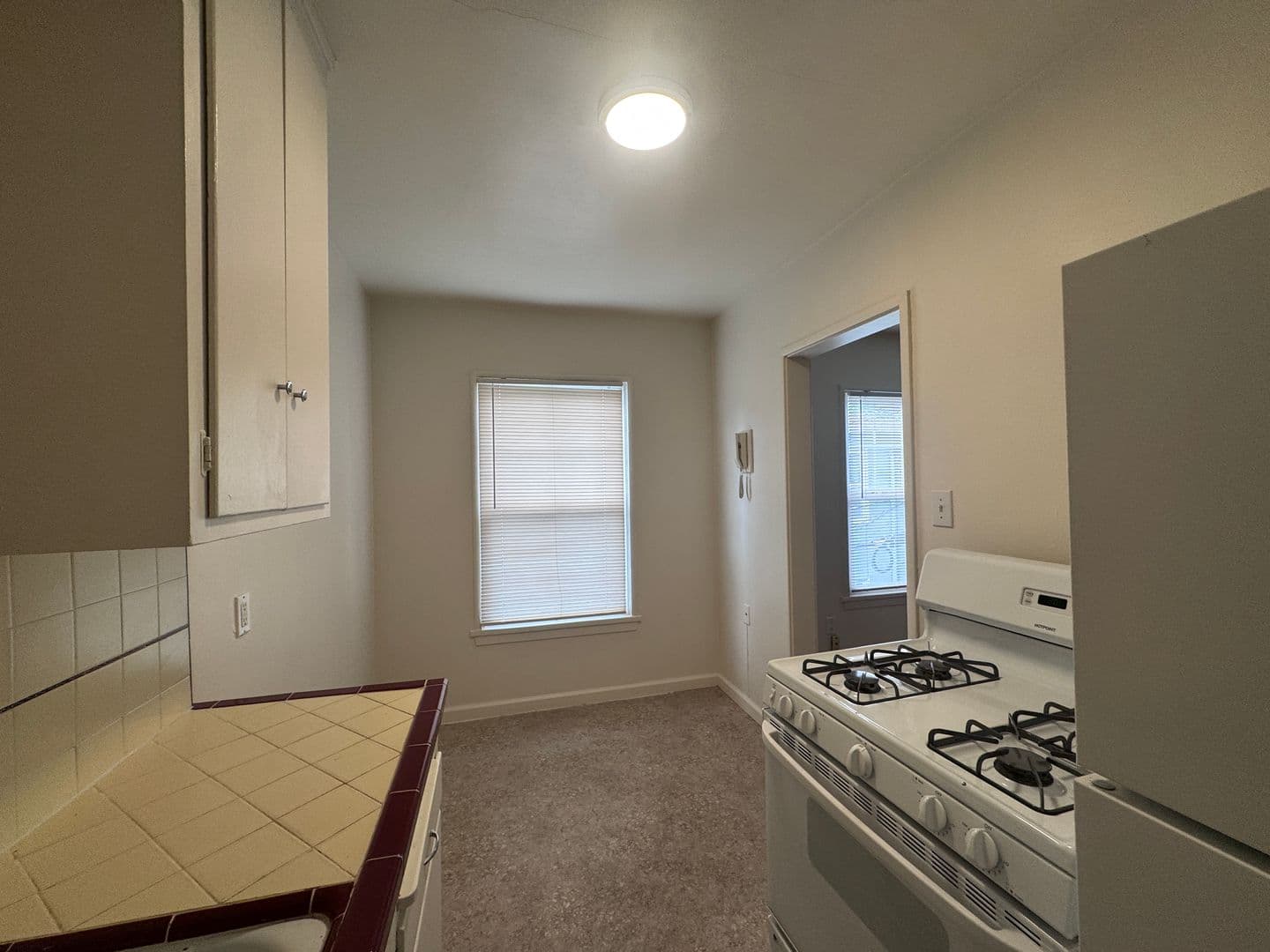 Sacramento Apartment: 2231 11th Avenue