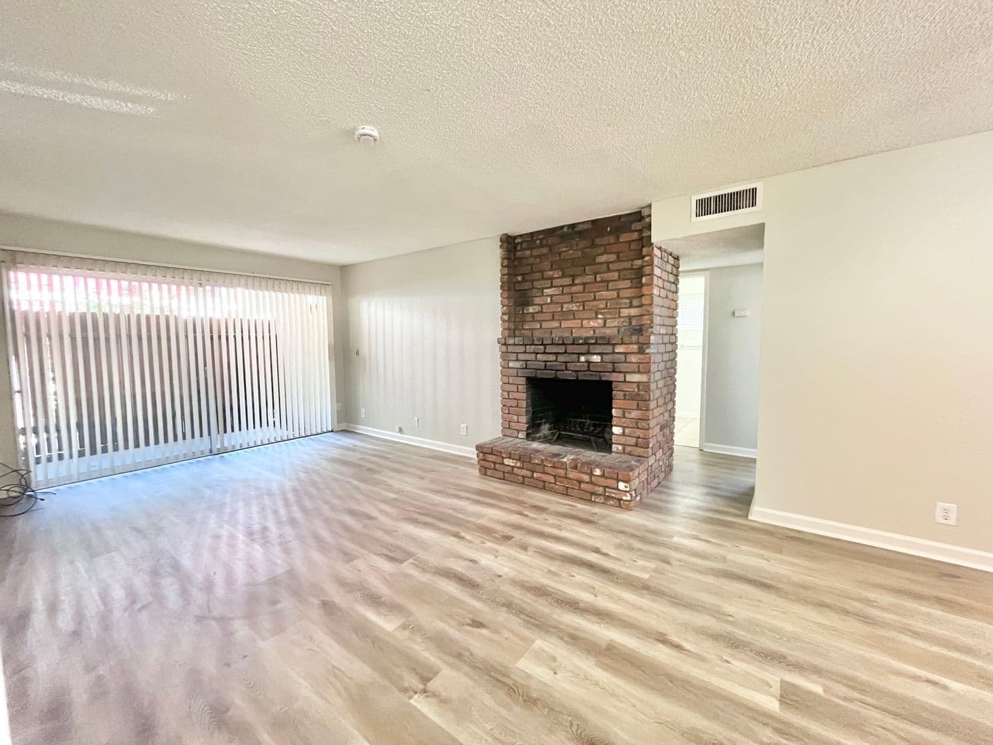 Sacramento Apartment: 2811-15 E Street
