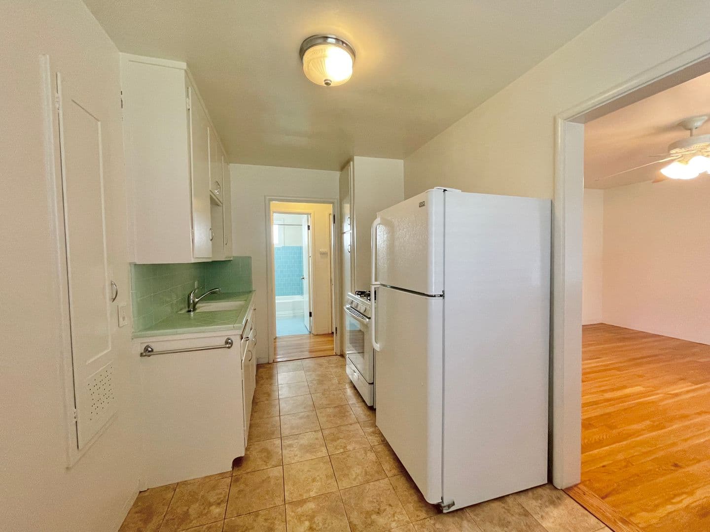 Sacramento Apartment: 328 51st Street