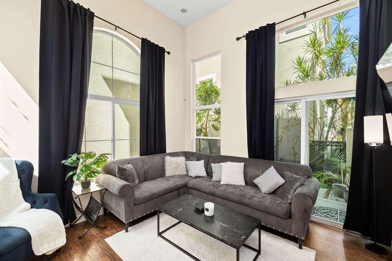 Rancho Santa Margarita House: 205 Montana Del Lago Dr