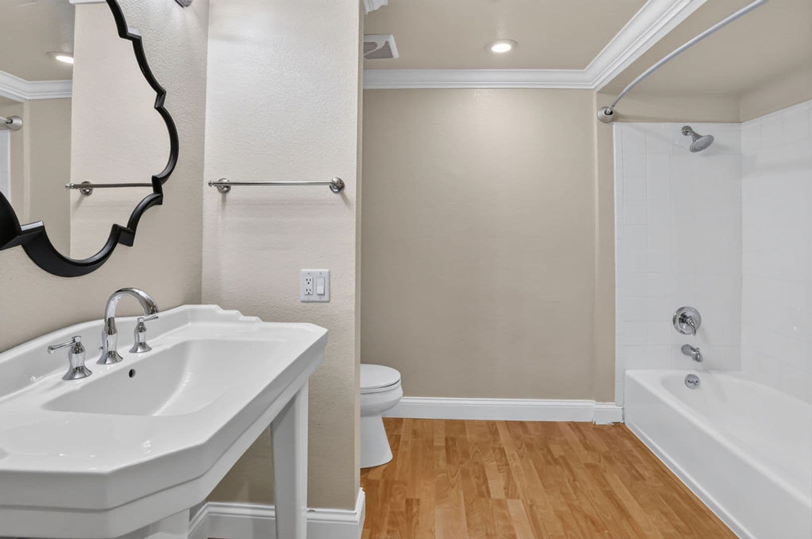 Laguna Woods Condo: 1 Via Castilla  Unit S