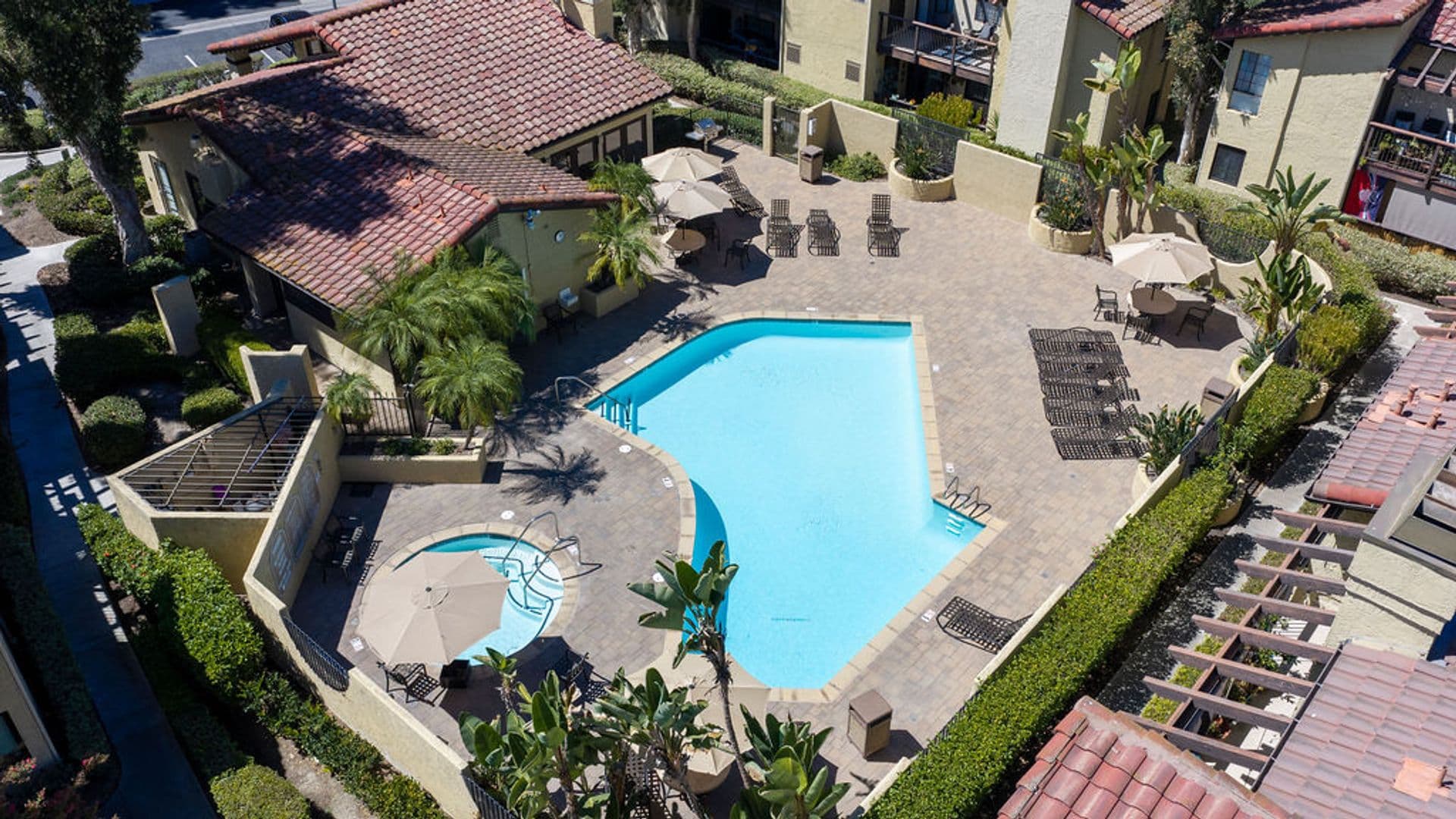 Laguna Hills House: 25661 Indian Hill Ln #F