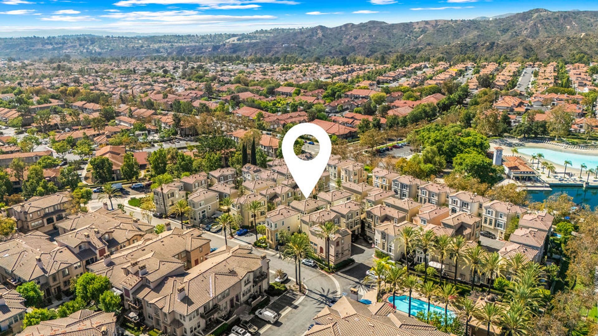 Rancho Santa Margarita House: 205 Montana Del Lago Dr