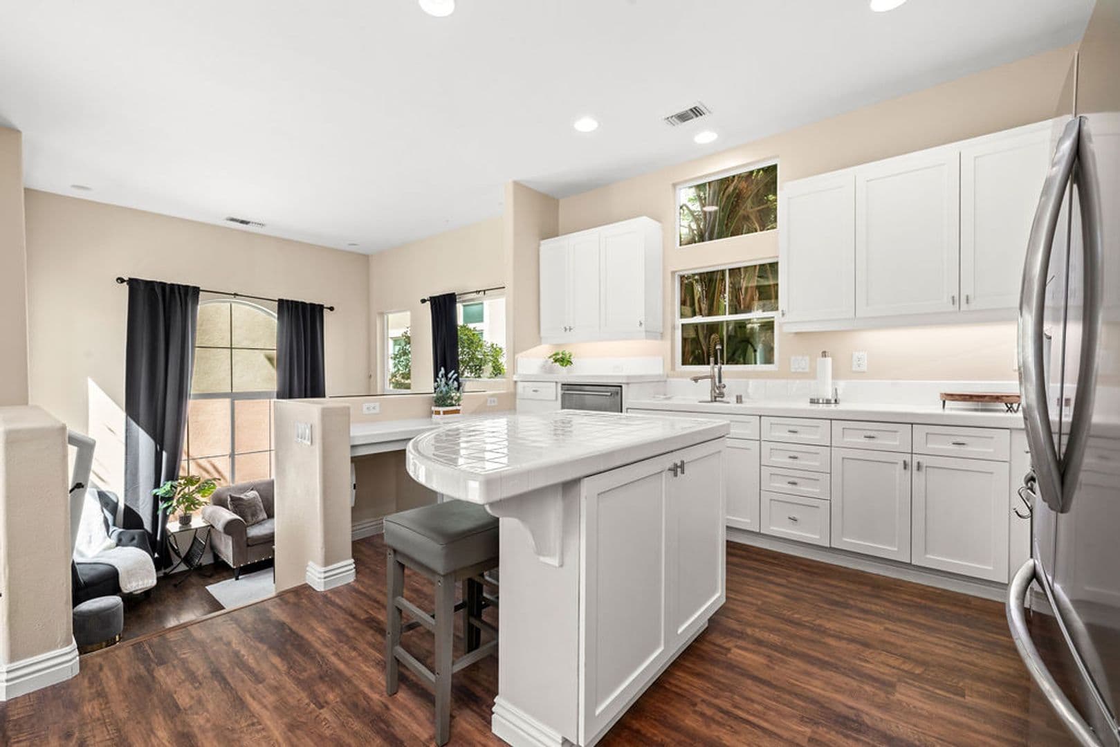 Rancho Santa Margarita House: 205 Montana Del Lago Dr
