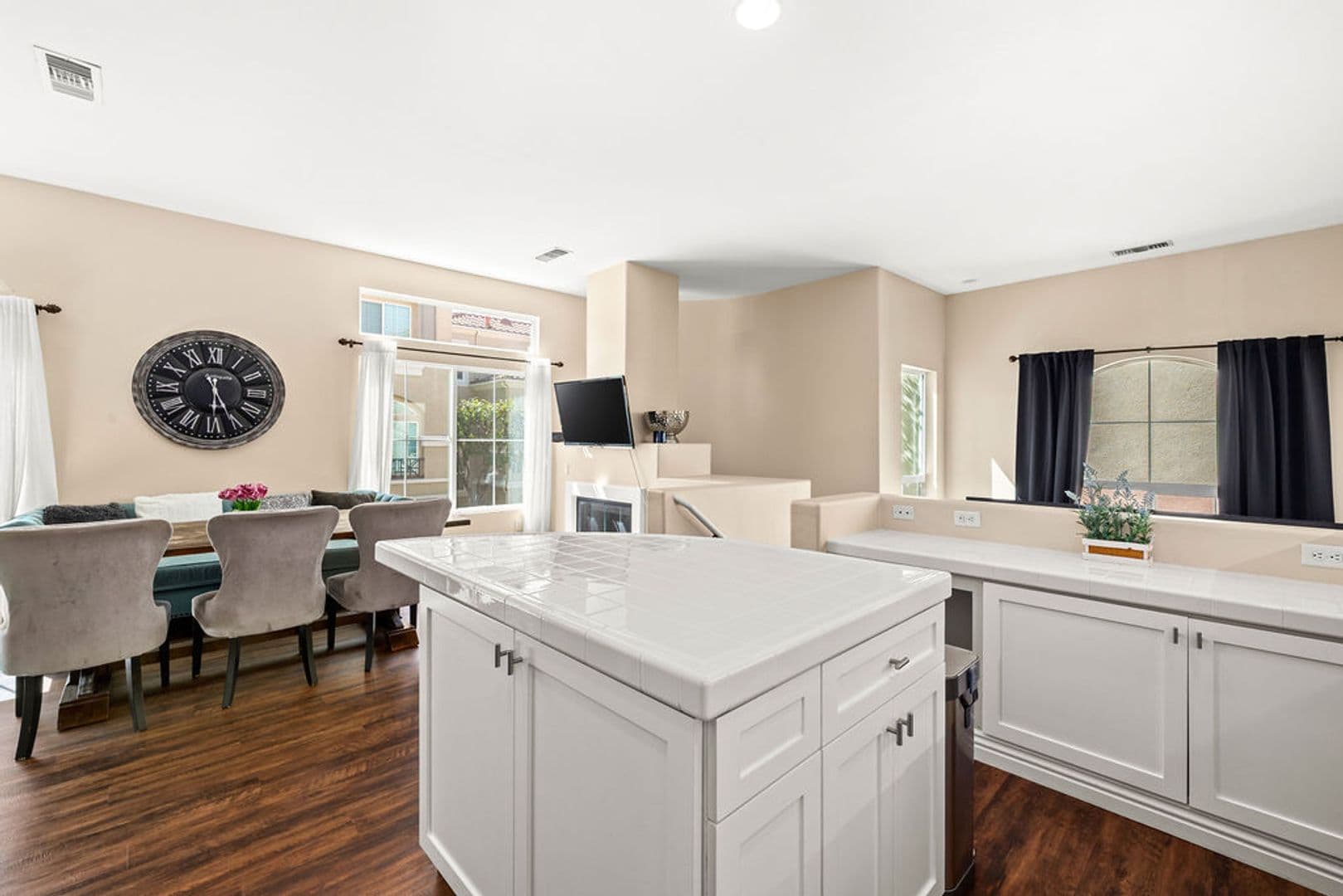 Rancho Santa Margarita House: 205 Montana Del Lago Dr