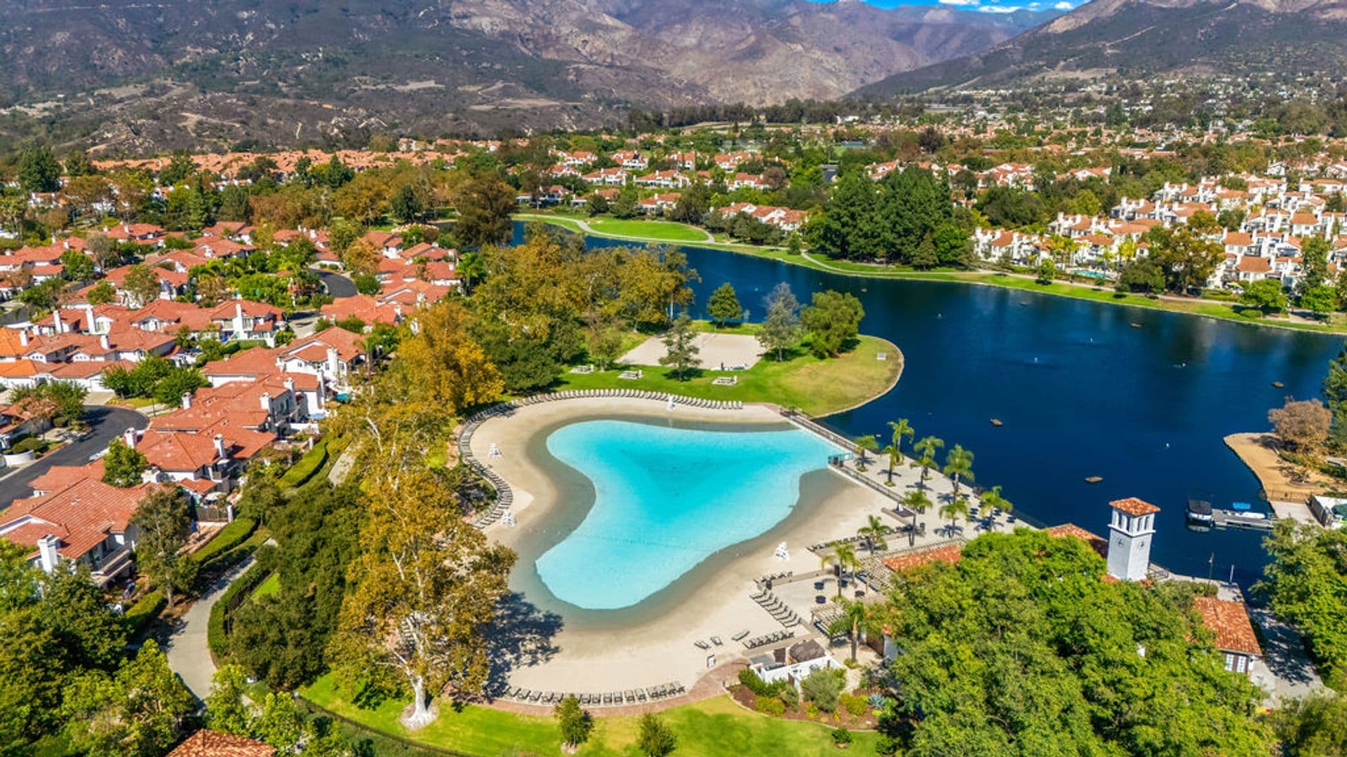 Rancho Santa Margarita House: 205 Montana Del Lago Dr