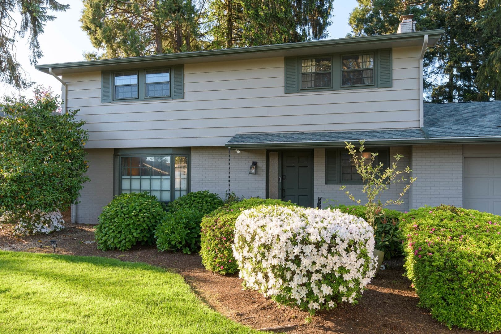 Eugene House: 1565 Flintridge Ave.