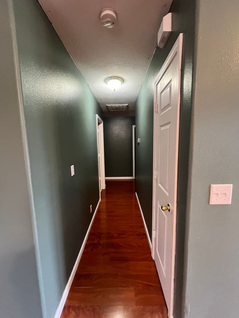 Cottage Grove House: 812 Arthur Ave