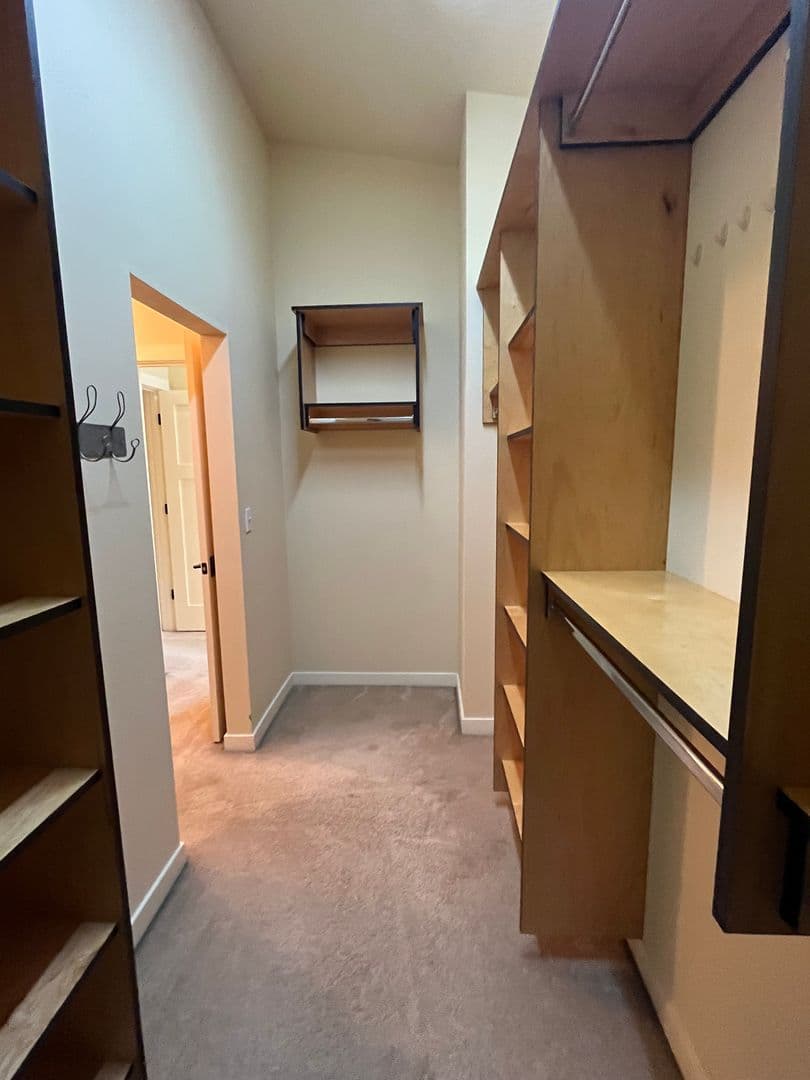 Eugene House: 1445 Perdue Loop