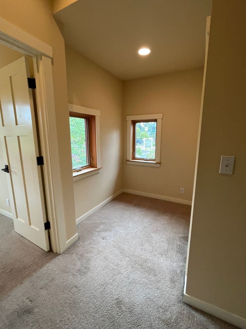 Eugene House: 1445 Perdue Loop