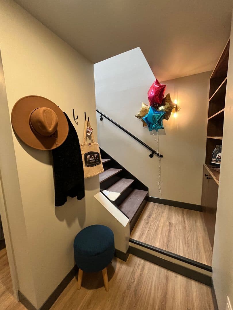 Springfield Apartment: 118 5th St.