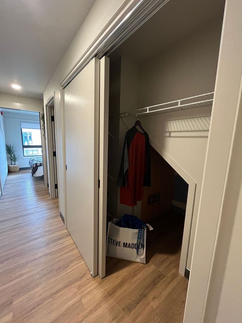 Springfield Apartment: 118 5th St.