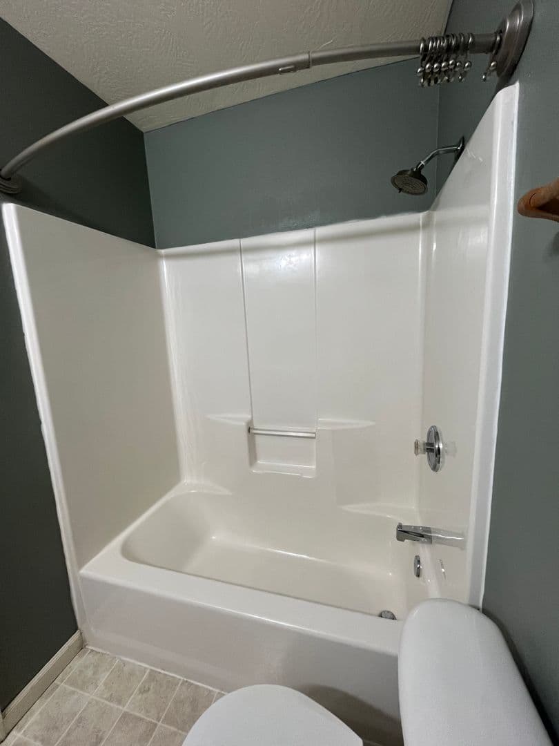 Cottage Grove House: 812 Arthur Ave