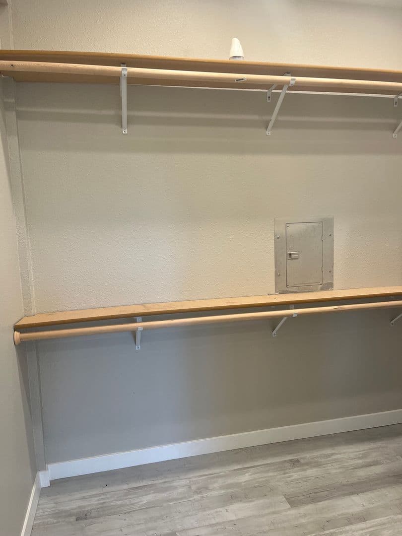 Eugene Apartment: 1625 River Loop 1
