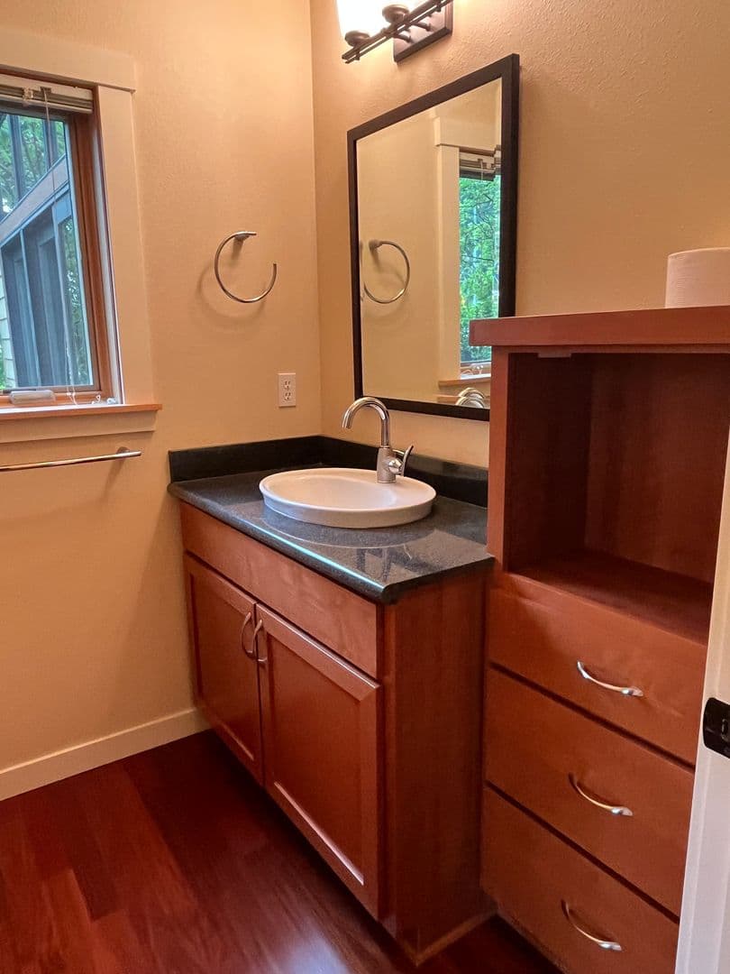 Eugene House: 1445 Perdue Loop