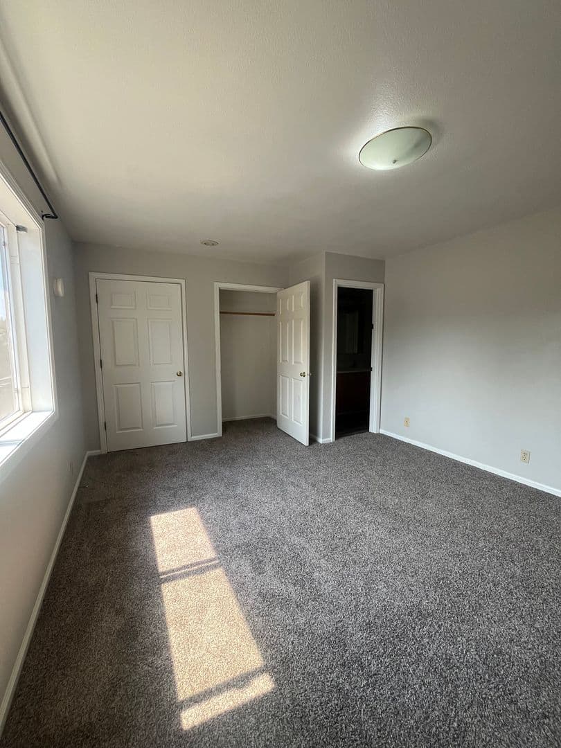 Springfield House: 6897 Thurston Rd