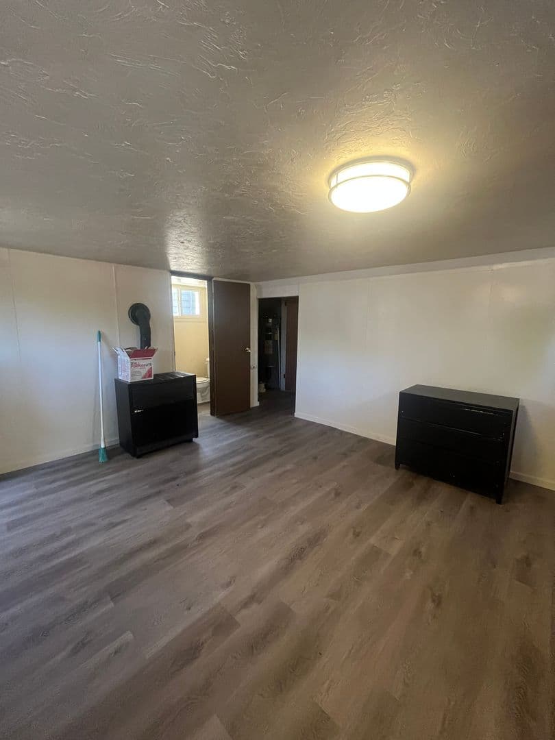 Eugene House: 430 W 12th #5