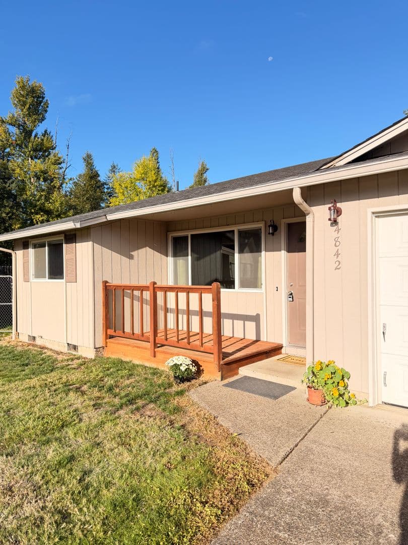 Springfield House: 4842 Elderberry Loop
