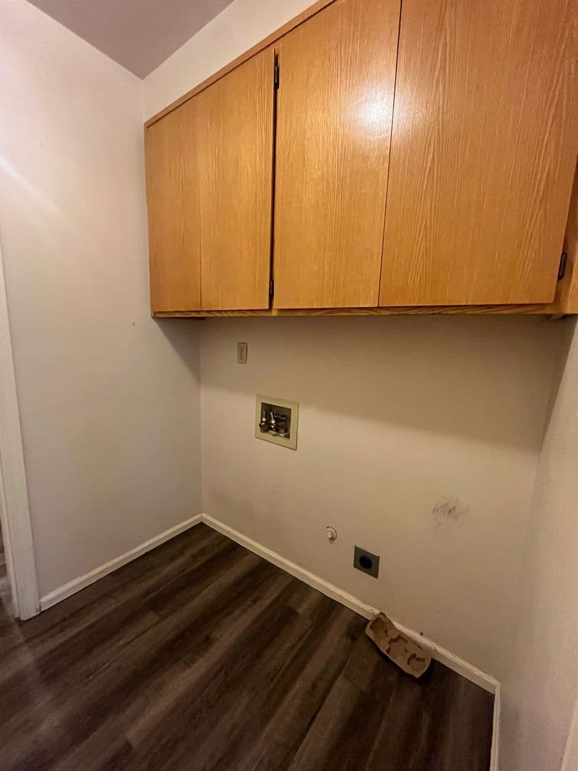 Springfield House: 6897 Thurston Rd