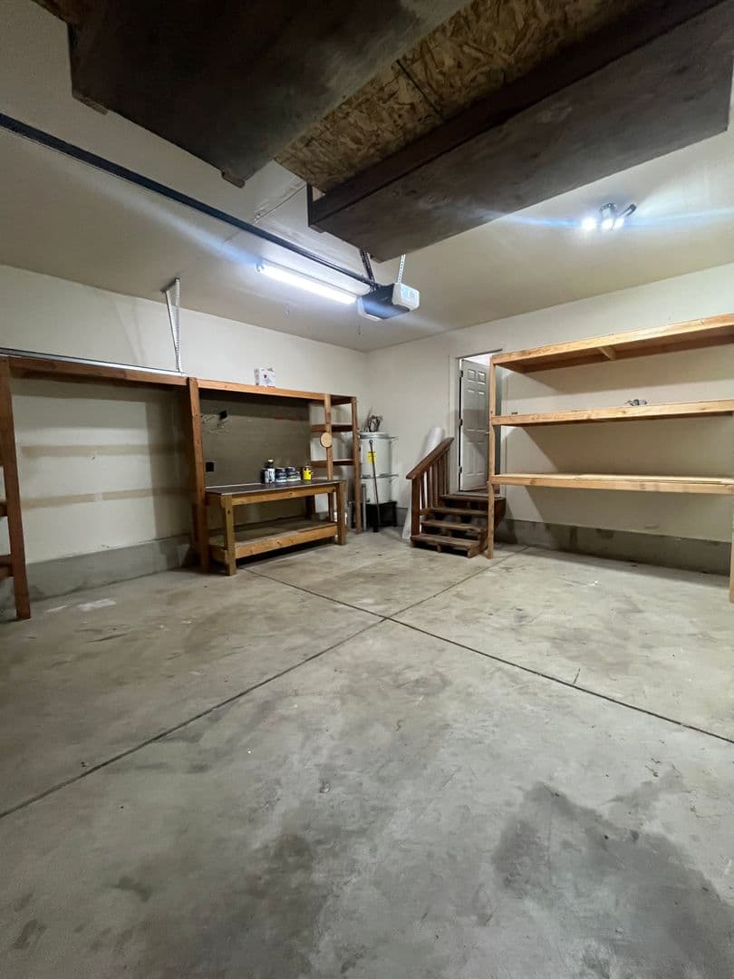 Cottage Grove House: 812 Arthur Ave