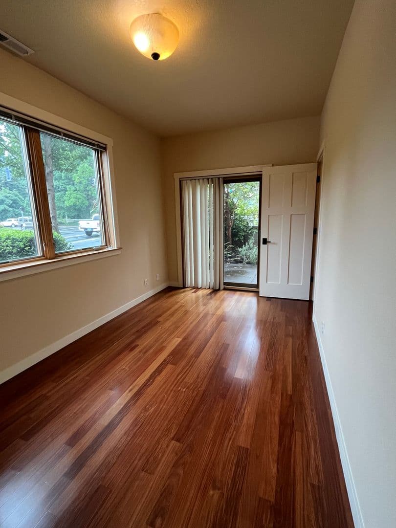 Eugene House: 1445 Perdue Loop
