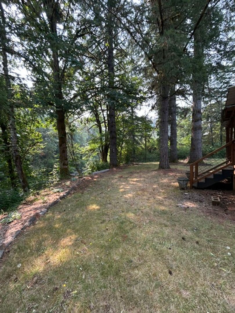 Marcola House: 93089 Marcola Rd