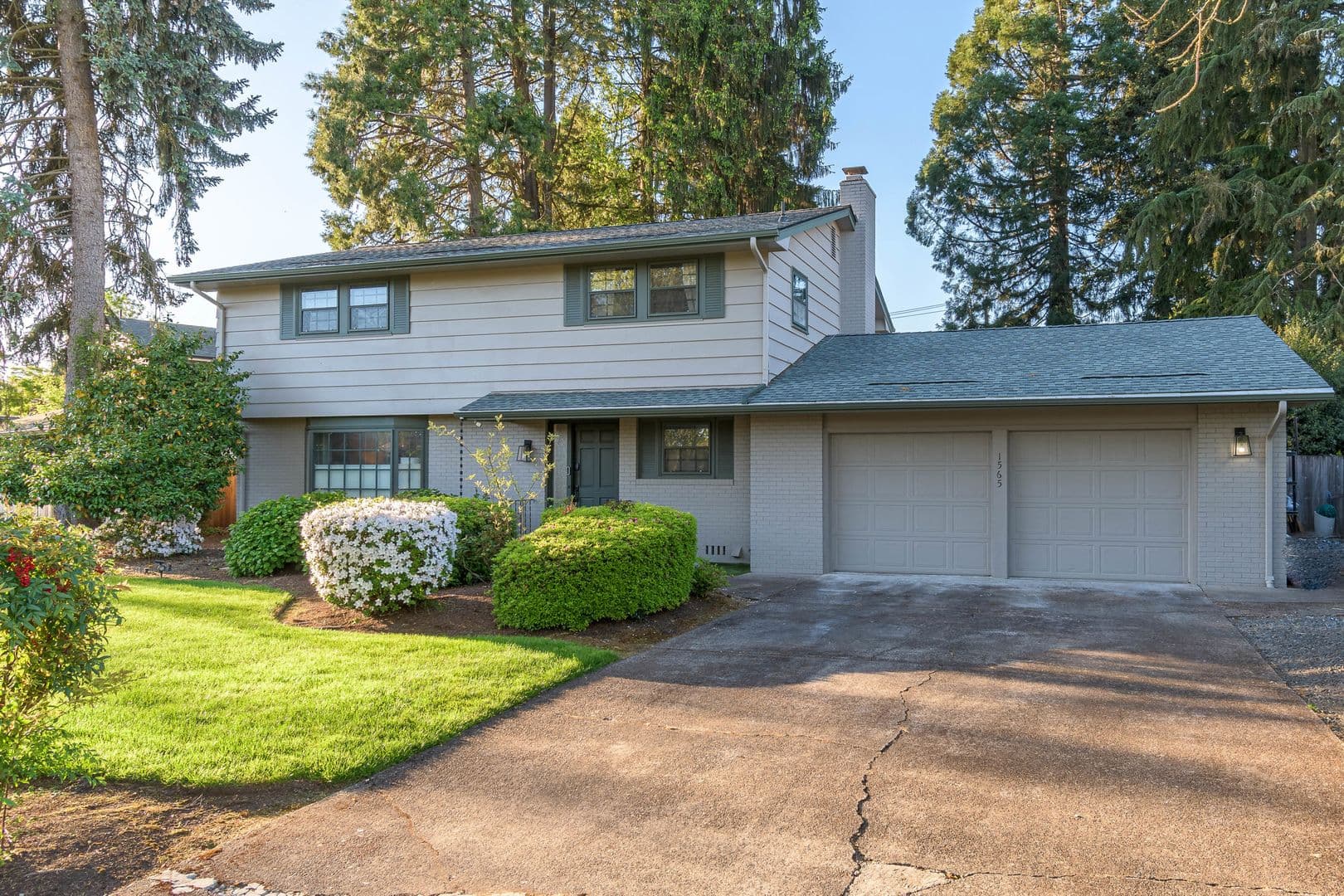 Eugene House: 1565 Flintridge Ave.