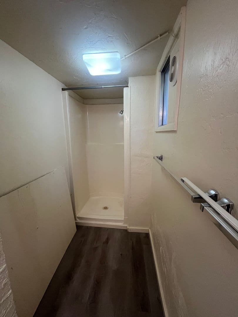 Eugene House: 430 W 12th #5