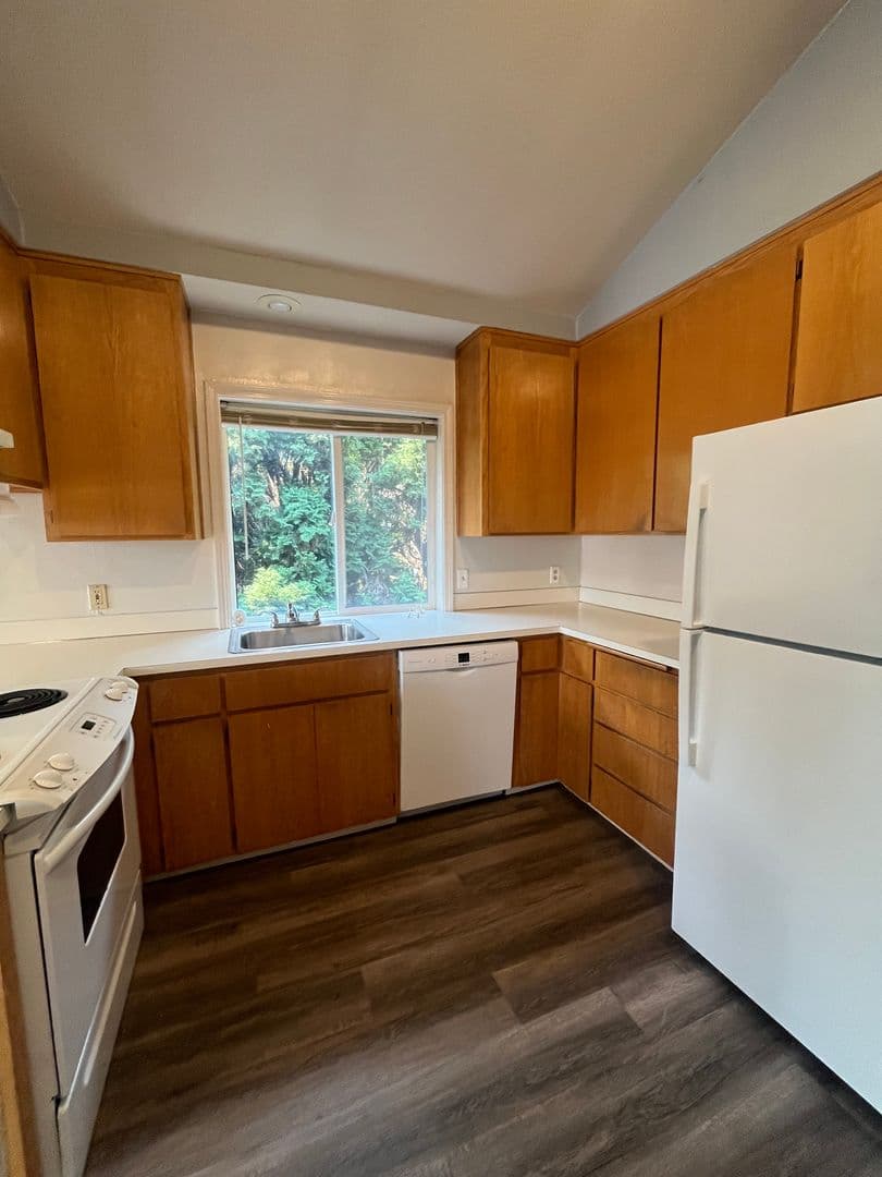 Springfield House: 6897 Thurston Rd