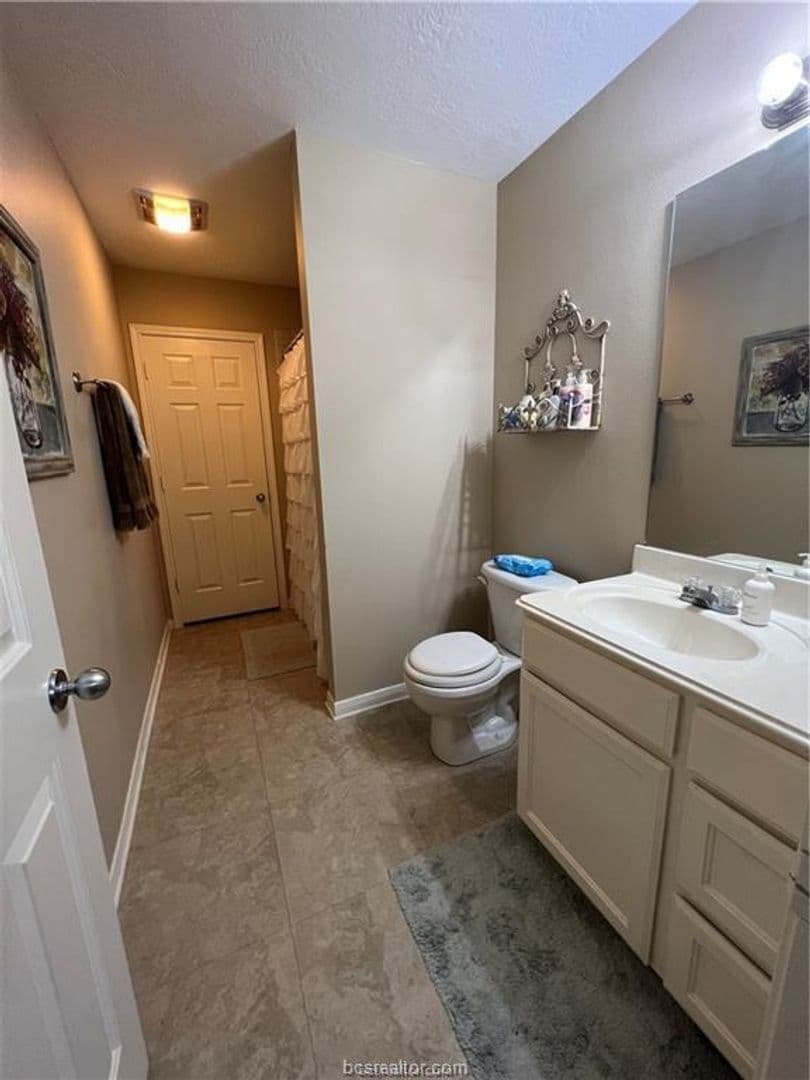 College Station Apartment: 11347 North Dowling Road