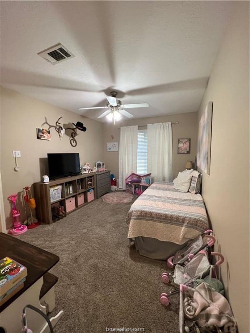 College Station Apartment: 11347 North Dowling Road