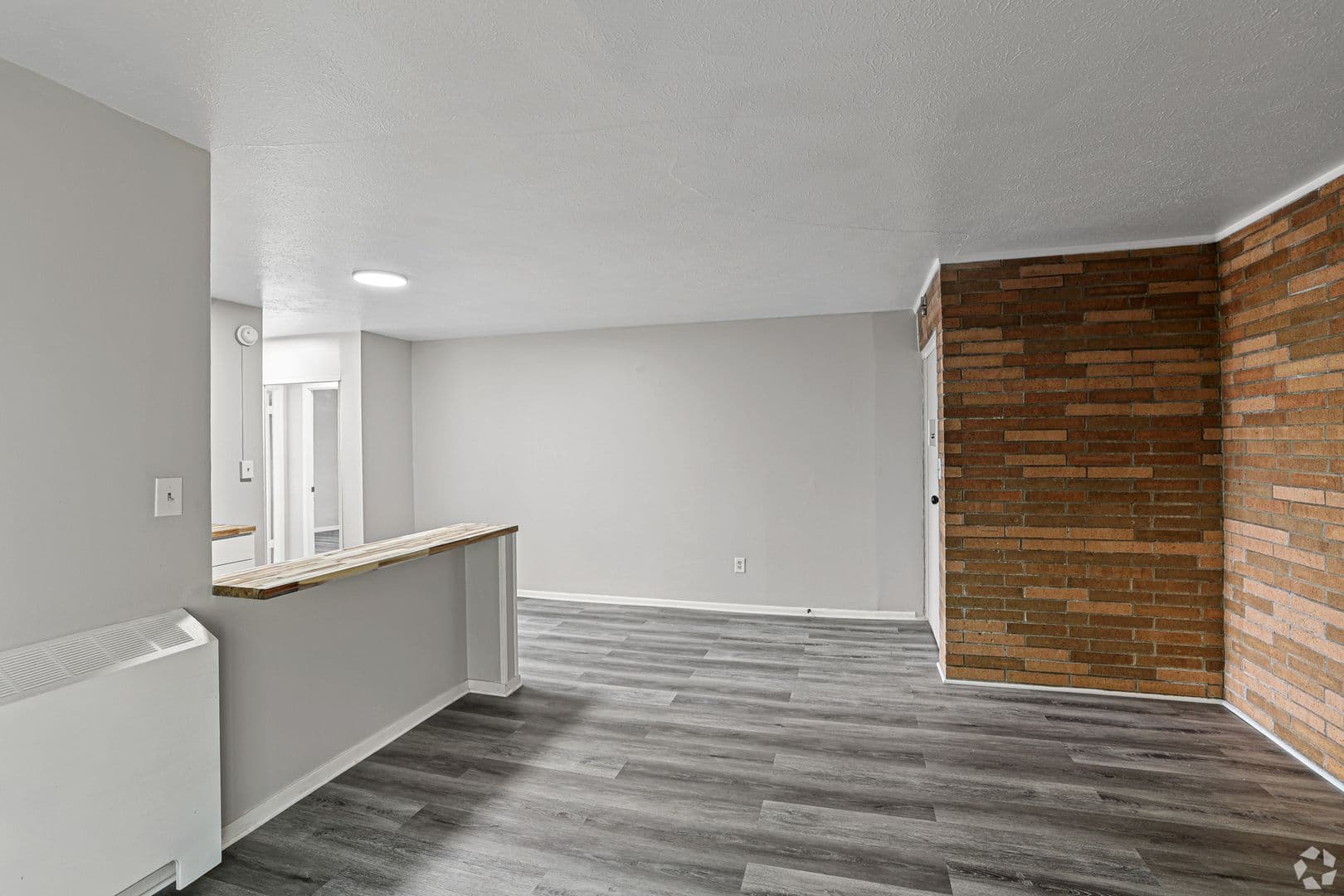 Brooklyn Apartment: 8257 Memphis Avenue