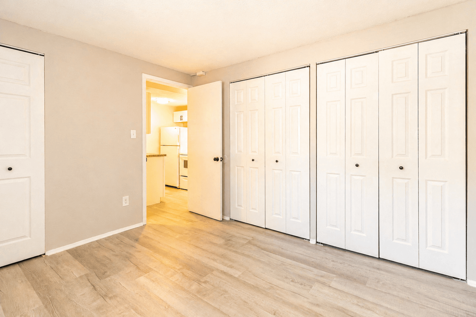 Cleveland Apartment: 14411 Triskett Rd
