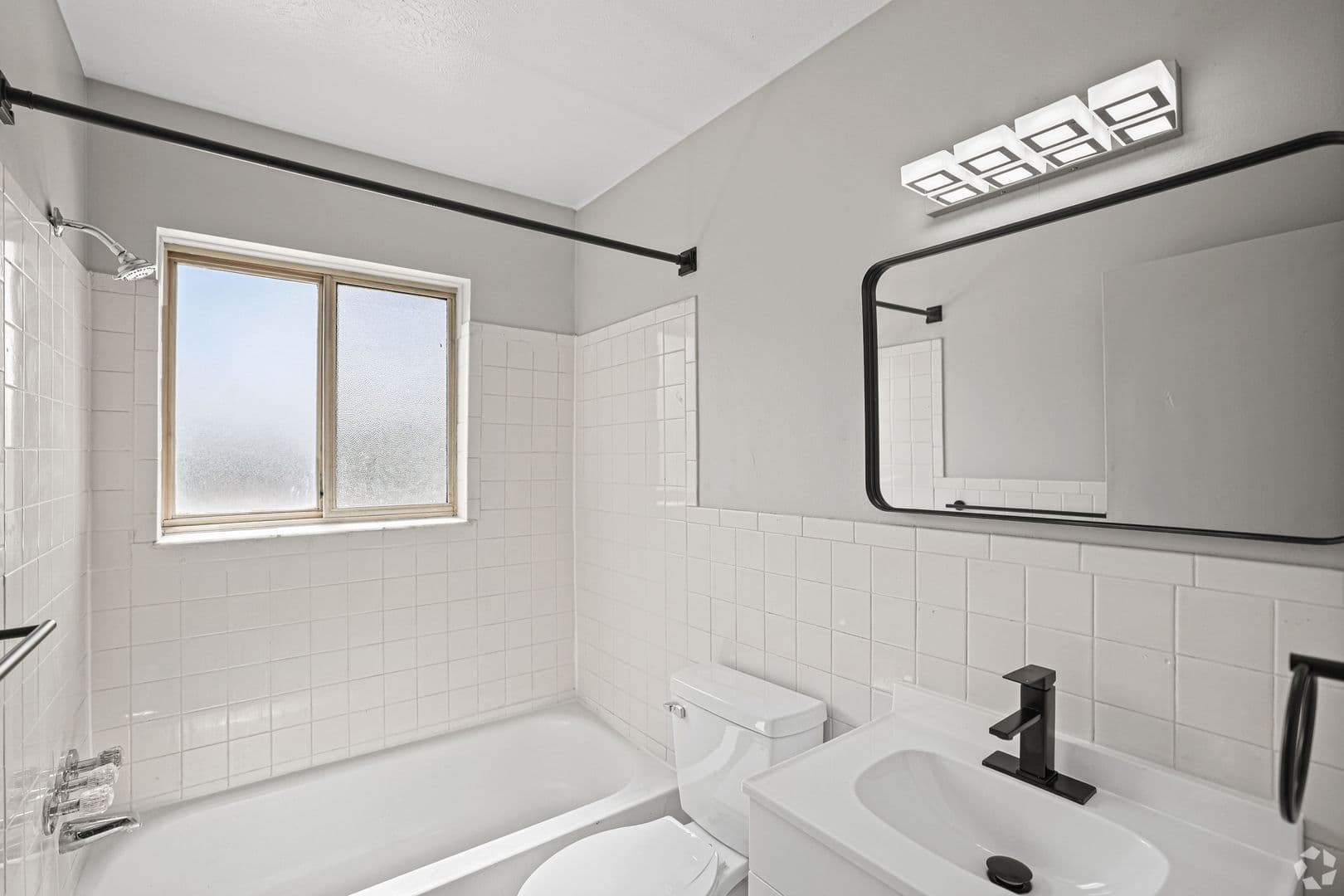 Brooklyn Apartment: 8257 Memphis Avenue