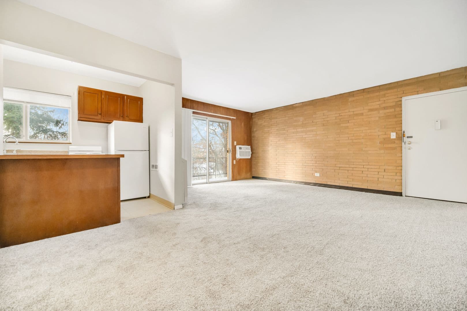 Brooklyn Apartment: 8257 Memphis Avenue