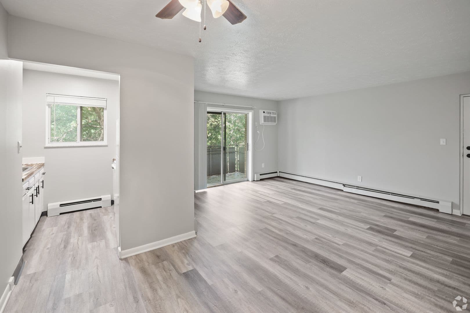 Parma Apartment: 6531 State Road