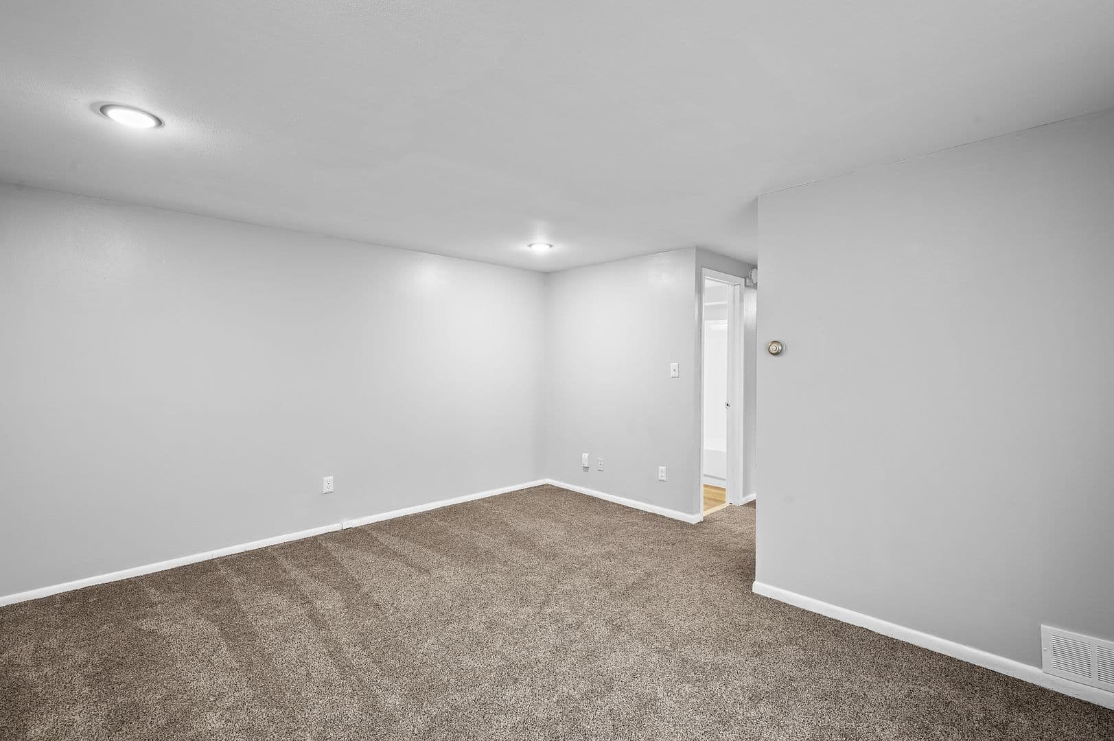 Cleveland Apartment: 4015 Rocky River Dr.