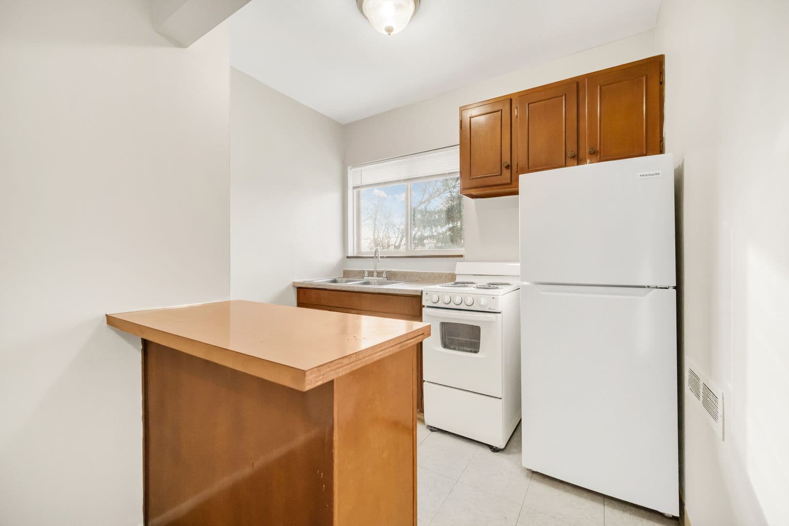 Brooklyn Apartment: 8257 Memphis Avenue