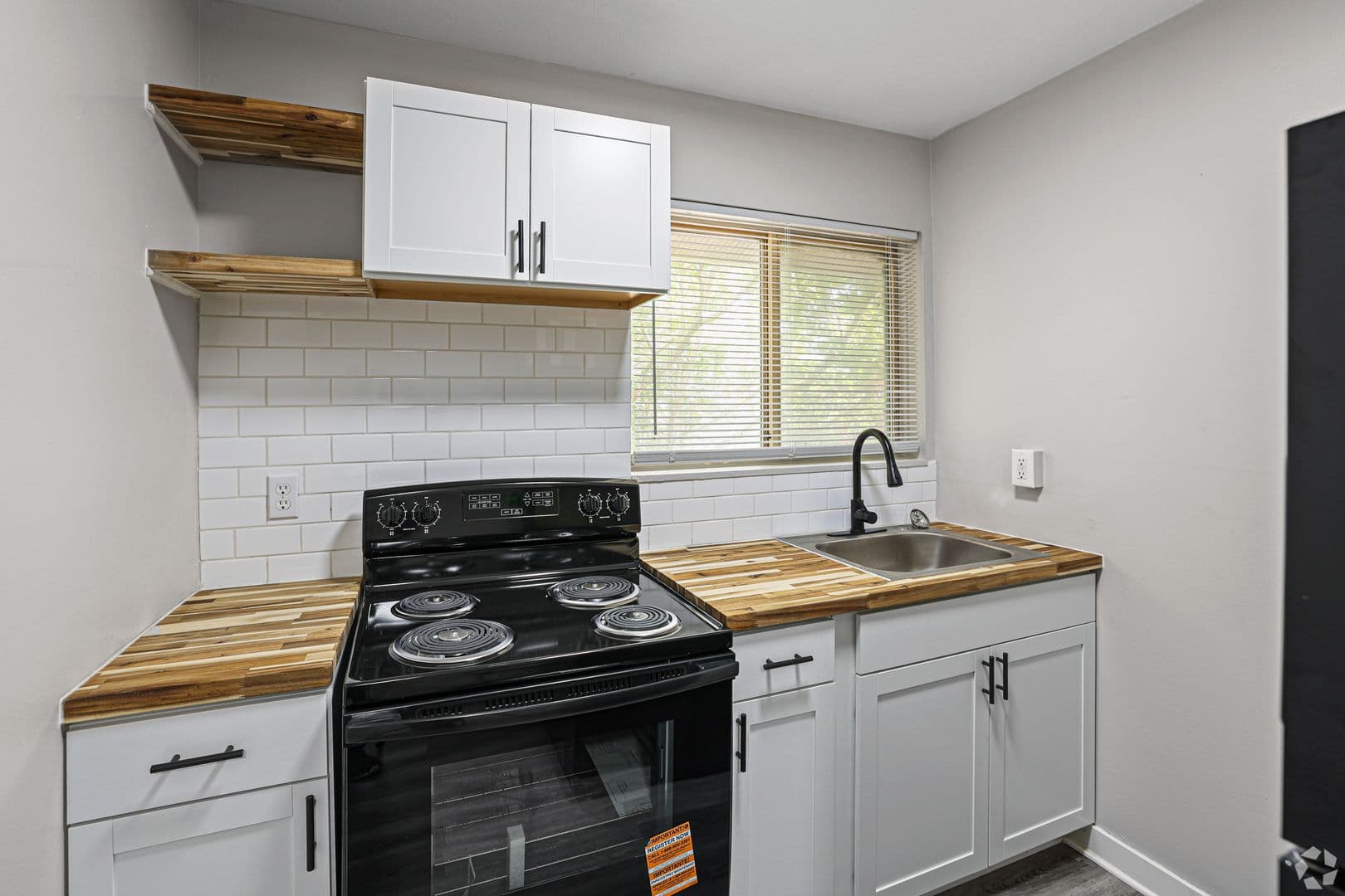 Brooklyn Apartment: 8257 Memphis Avenue