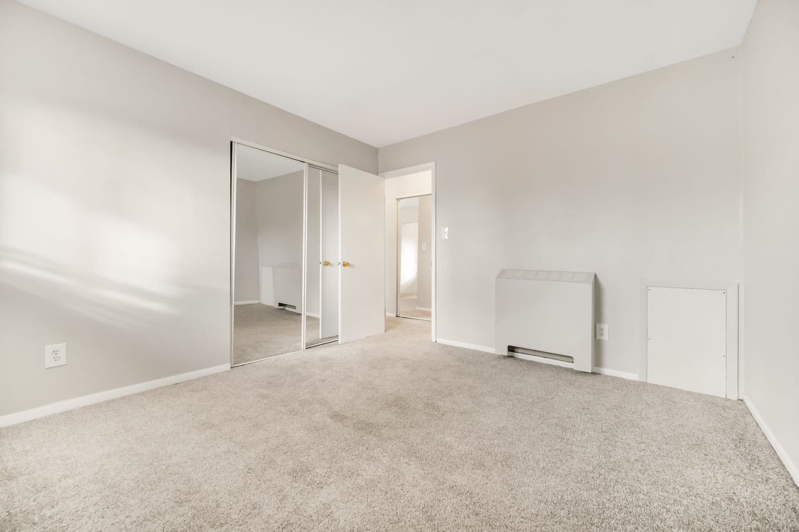 Brooklyn Apartment: 8257 Memphis Avenue