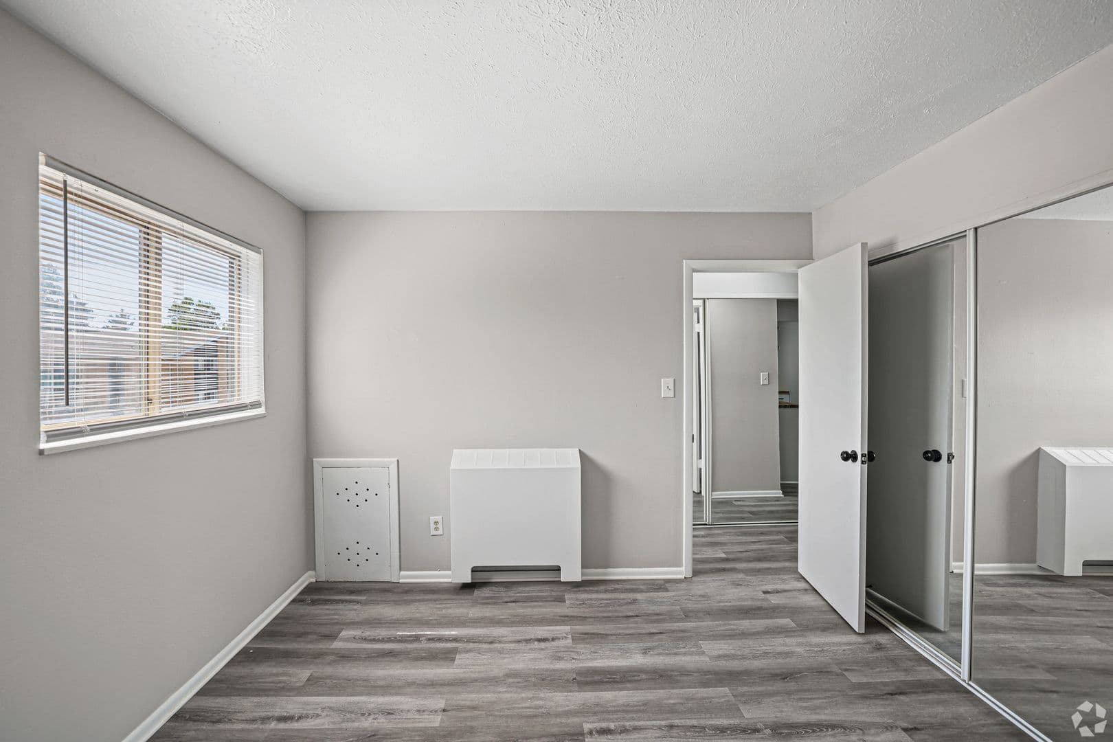 Brooklyn Apartment: 8257 Memphis Avenue