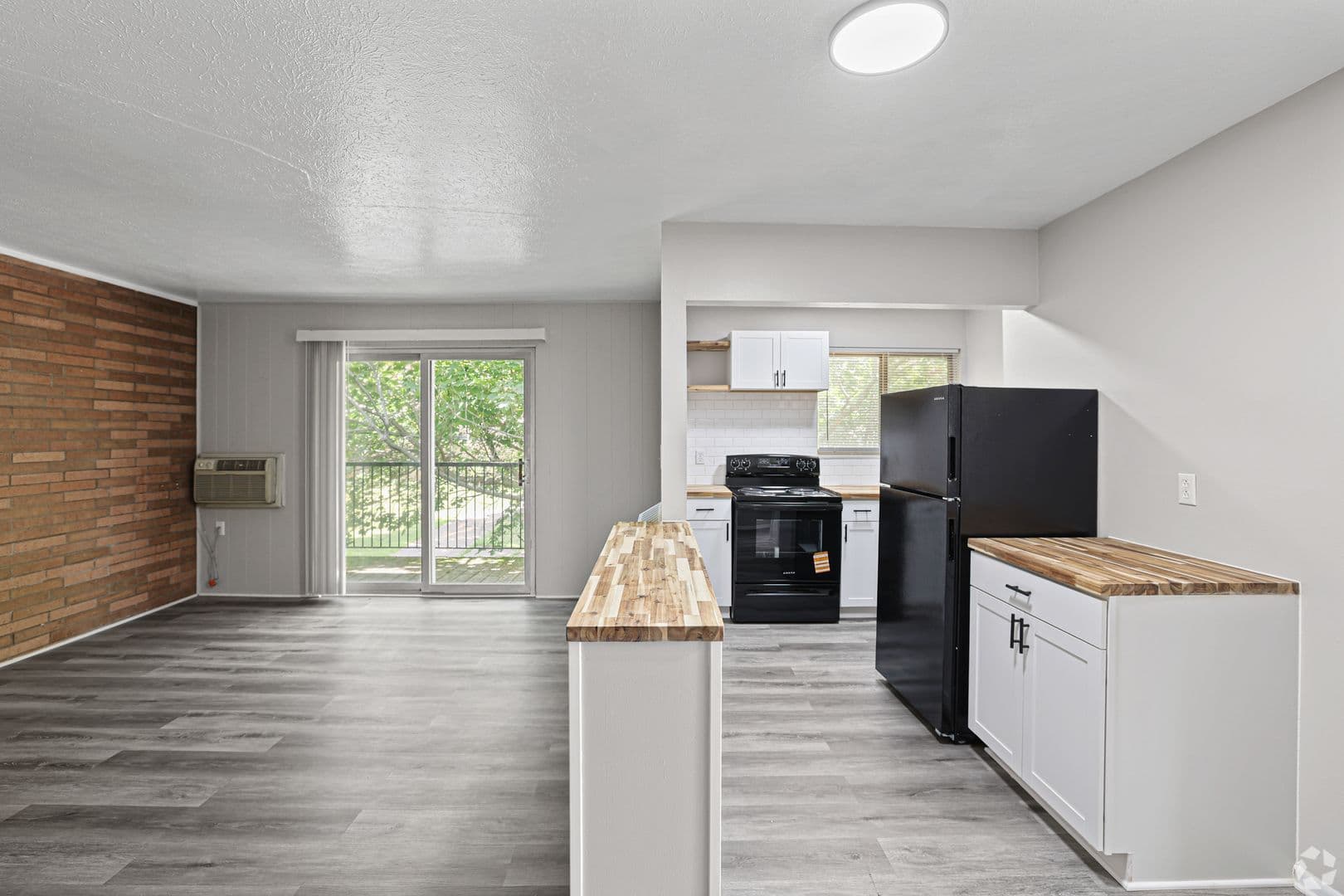 Brooklyn Apartment: 8257 Memphis Avenue