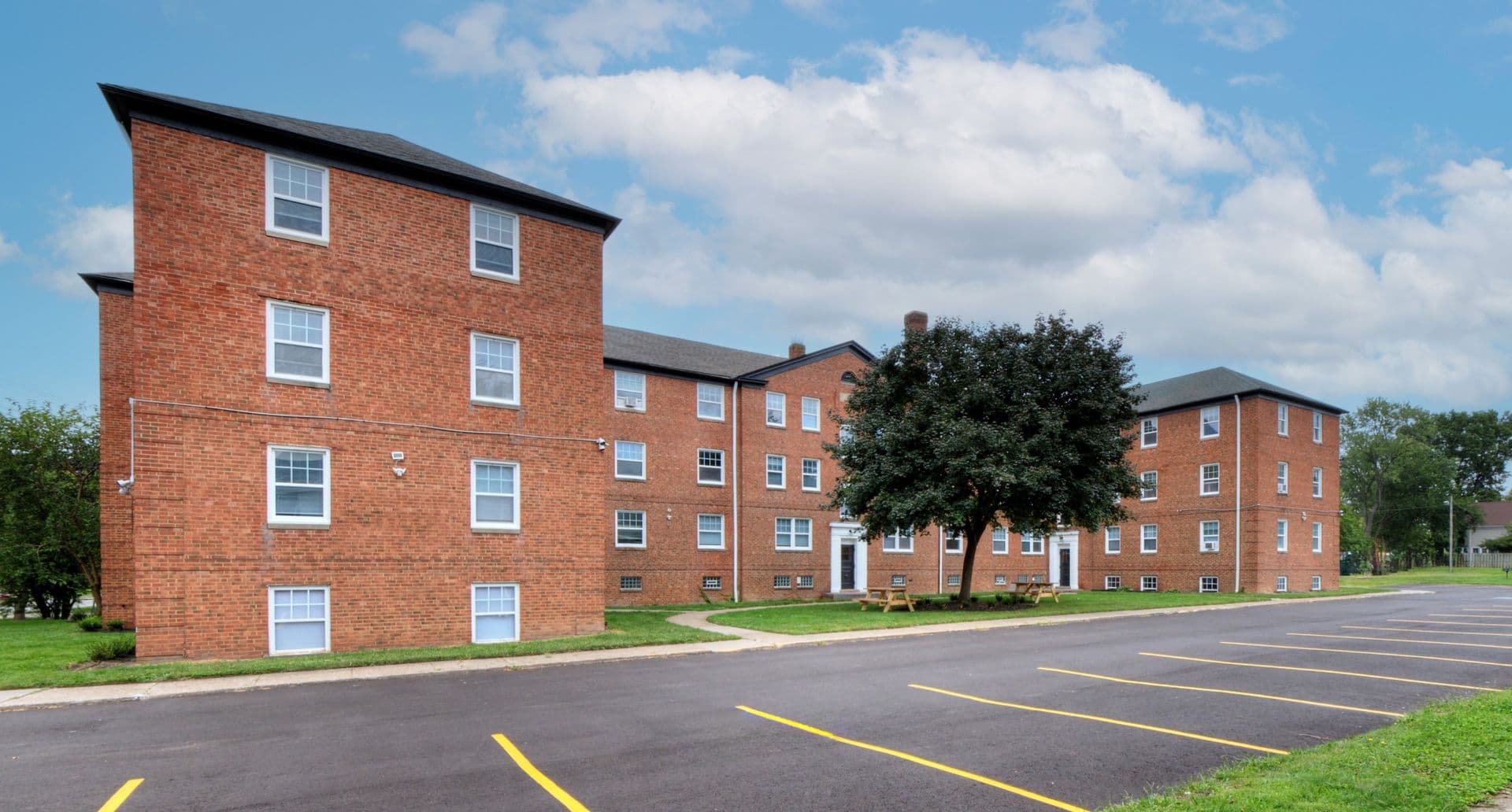 Cleveland Apartment: 4027 Rocky River Dr.