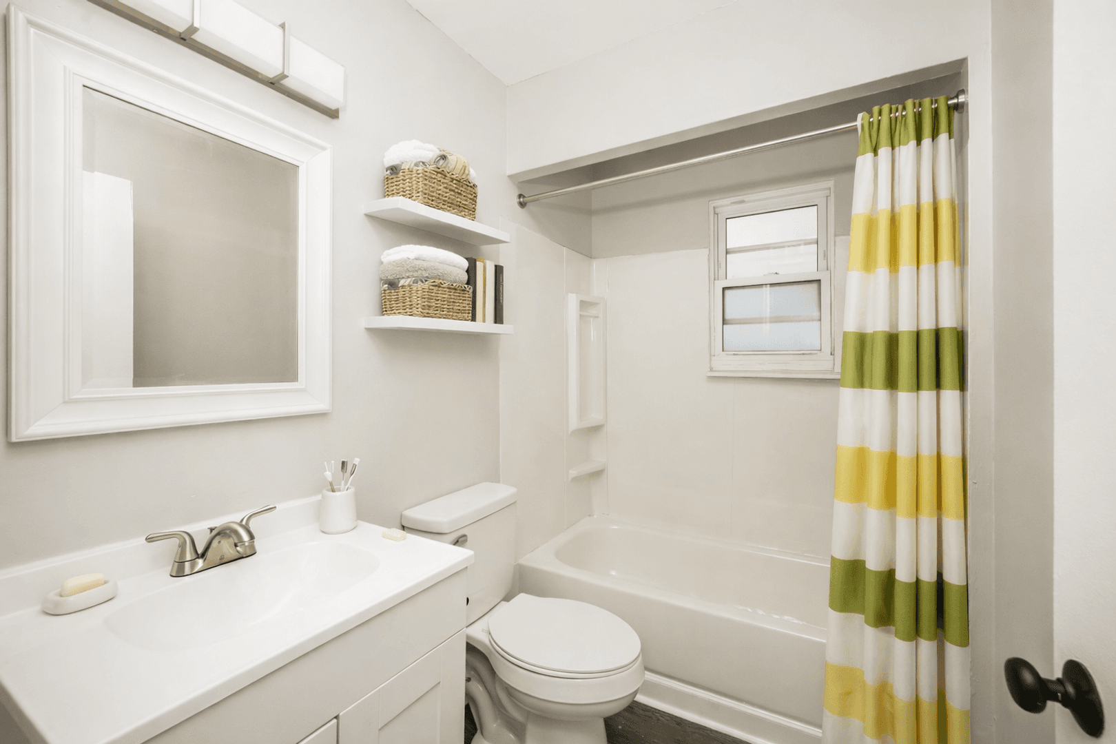 Cleveland Apartment: 4072 Fulton Rd