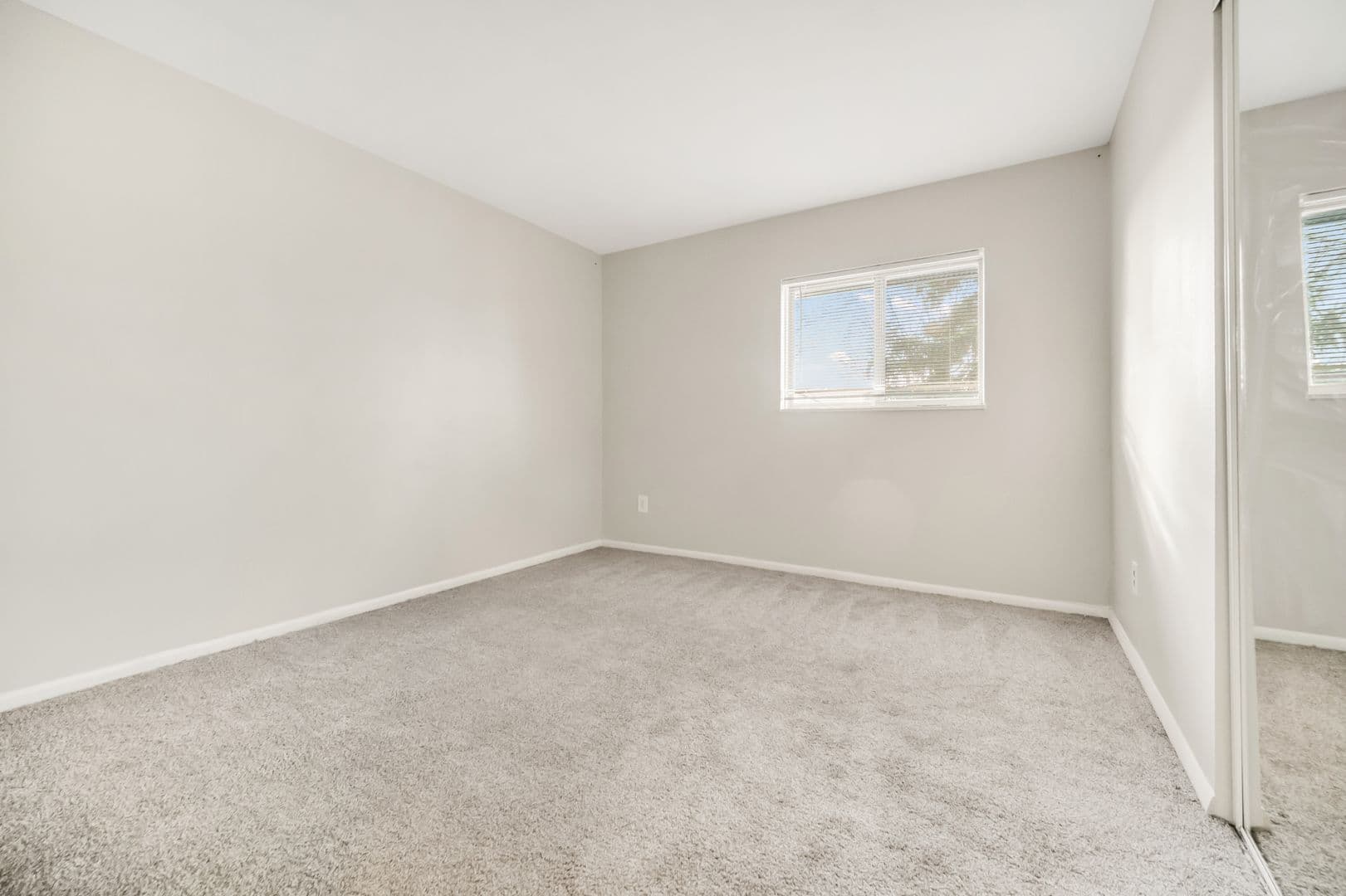 Brooklyn Apartment: 8257 Memphis Avenue