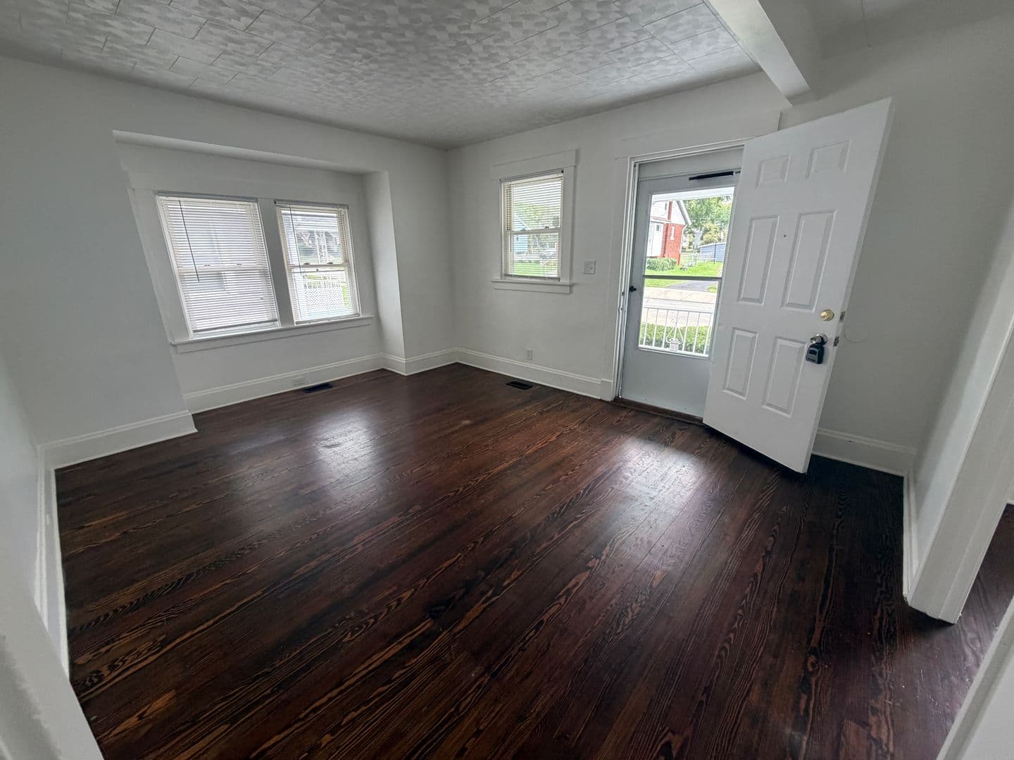 Cincinnati House: 1818 Sundale Ave.